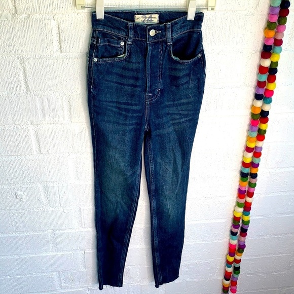 Free People High Rise Skinny Dark Wash Fly Button - Picture 1 of 9